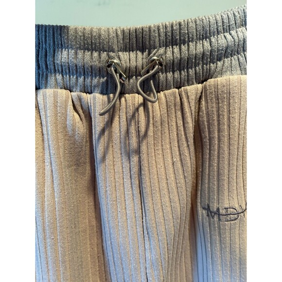 Maniere De Voir Designer Ribbed Shorts Women’s Size 6 Tan, Gray, White W/Pockets - Picture 4 of 6